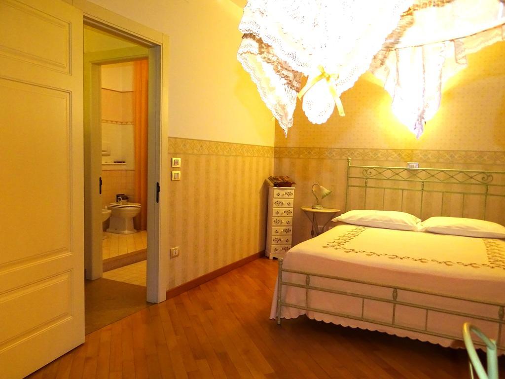 Villa Gioia Rooms มอนเตกรานาโร ห้อง รูปภาพ