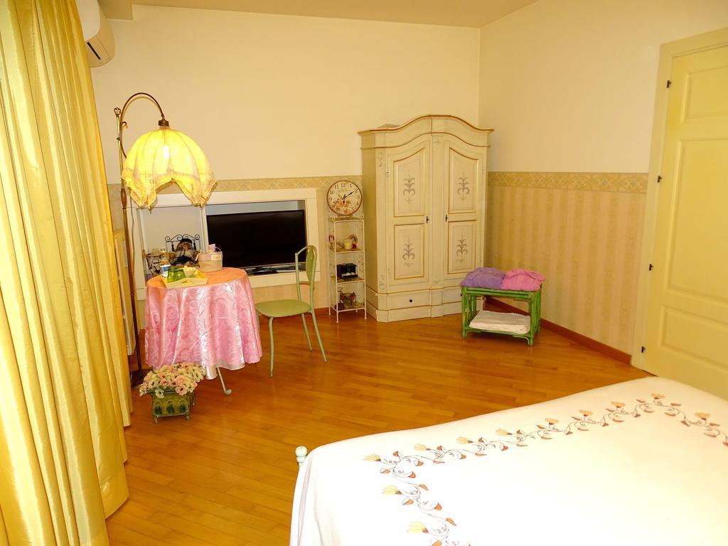 Villa Gioia Rooms มอนเตกรานาโร ห้อง รูปภาพ