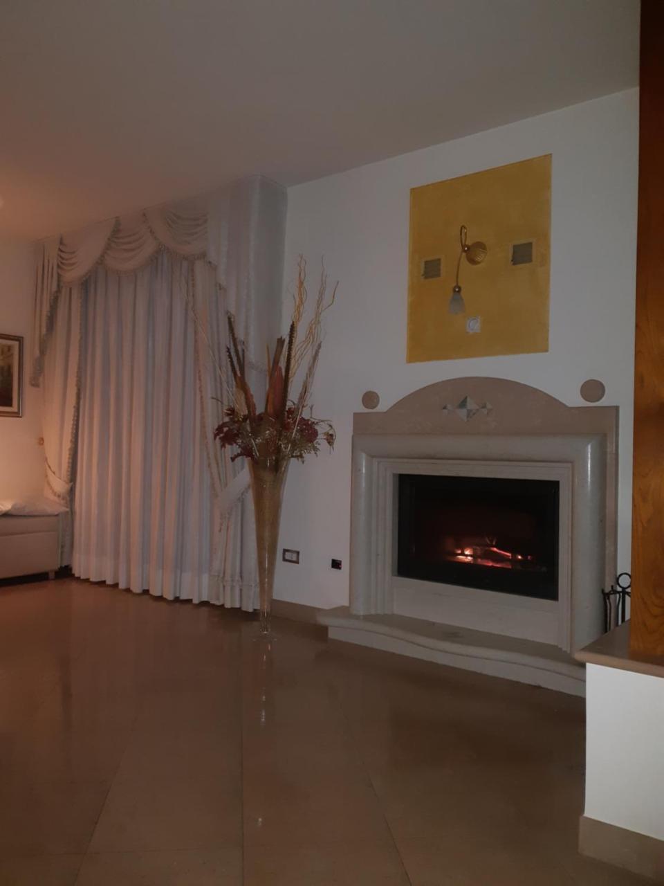 Villa Gioia Rooms มอนเตกรานาโร ภายนอก รูปภาพ